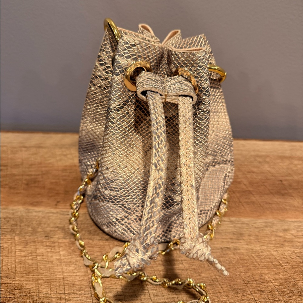 Elegant Gold Textured Women's Snake Skin Bucket Bag